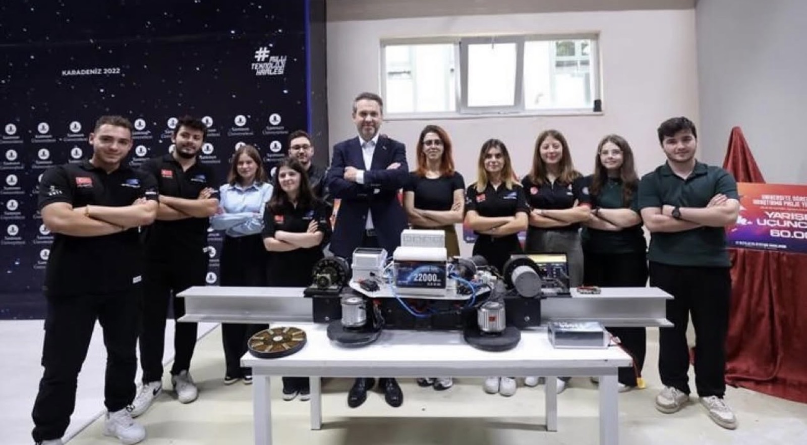 Atölyede kapsül üzerinde çalışma